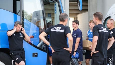 Wie die Spieler reagierten - Zweitligist stundenlang im Hitze-Bus zum Spiel