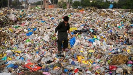 Ringen um Abkommen: Ende vertagt: Plastikmüll-Verhandlungen verlängert