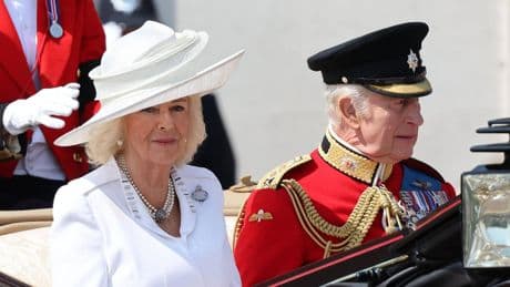 "Trooping the Colour": König Charles muss in der Kutsche sitzen, Kate strahlt in Türkis