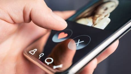 Flört uygulamasında on binlerce fotoğraf çalındı