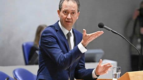 NSC presenteert verkiezingsprogramma: fikse stijging minimumloon en wil afwezige Kamerleden bestraffen