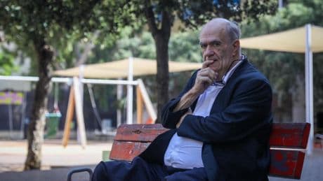 Colm Tóibín: “Barcelona se ha llenado de heladerías por culpa de los cruceristas”