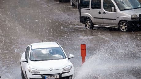 Kuvvetli rüzgar ve sağanak yağmur uyarıları