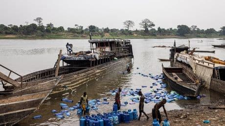 République démocratique du Congo: au moins 143 morts dans l'incendie d'un bateau