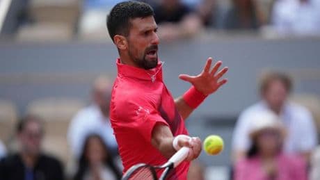 Novak Djokovic se abona al número 100 en Roland Garros