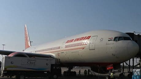 Au lendemain du crash de son Boeing 787, Air India fait atterrir en urgence un avion en raison d'une menace à la bombe