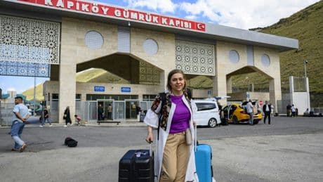 De Téhéran à Toronto par la Turquie : une Iranienne fuit la guerre
