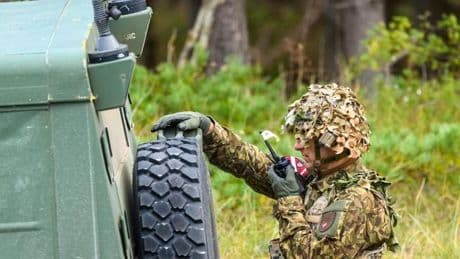 Der US-Überblick am Morgen: USA wollen Militärhilfen für EU-Länder kürzen, Zölle für Japan gesenkt