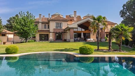 Las tres casas de la semana: tamaño y diseño en La Moraleja por más de 10 millones