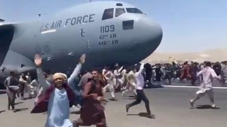 Le retrait américain d’Afghanistan, une décision prise en solo en 2021