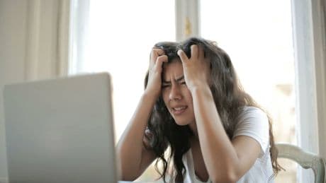Un estudio demuestra el gran fracaso de los asistentes de IA, pero tú ya sabías por qué