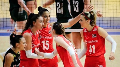 Filenin Sultanları, Milletler Ligi'nde gaz kesmeden devam ediyor! Polonya final setinde yıkıldı