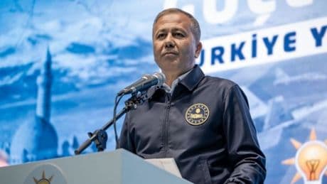 Bakan Yerlikaya: Demokrasi sokakta değil, sandıkta güçlenir