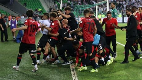 Sakarya'da müthiş final... Süper Lig'e çıkan son takım belli oldu!