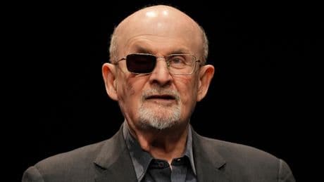 L’assaillant de Salman Rushdie condamné à 25 ans de prison