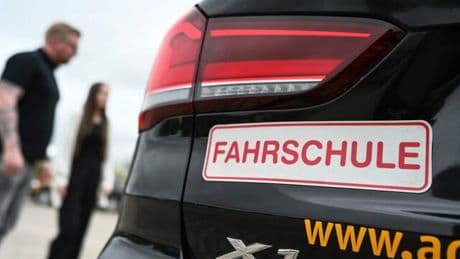 Fachkräftemangel bei Fahrlehrern: „Wir sind endlich auf dem Weg, dass Fahrlehrer vernünftig bezahlt werden“