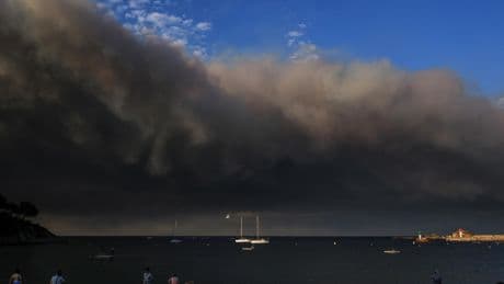 Incendie dans l’Aude : François Bayrou attendu sur place cet après-midi, l’équivalent de la ville de Paris parti en fumée