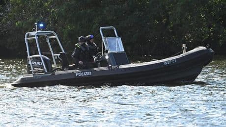 Frau rettet ertrinkenden Menschen aus der Spree