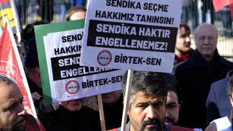 Özak Tekstil işçilerinin eylemleri kanun dışı ilan edildi: Bu yasaları kim yazdı, kimin için yazdılar?