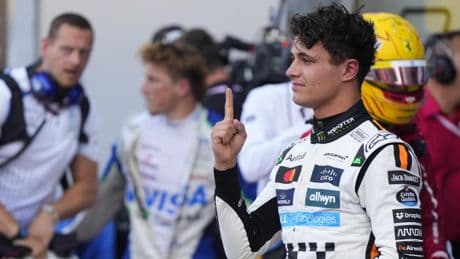 Norris tumba a Leclerc en una batalla espectacular en Mónaco y Alonso brilla ante la mirada de Newey