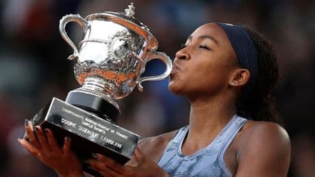 Gauff grijpt eerste titel op Roland Garros na spannende driesetter tegen Sabalenka