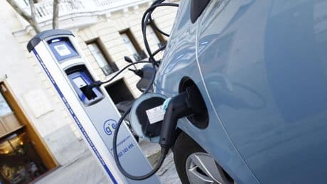Los vehículos electrificados se disparan en mayo y duplican las ventas del año pasado