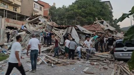 Turkey earthquake LIVE: 6.1 magnitude quake hits Balikesir as buildings collapse