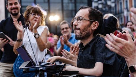 Pablo Echenique intenta defender a Pablo Iglesias e Irene Montero: dice que no es un &quot;colegio pijo&quot;