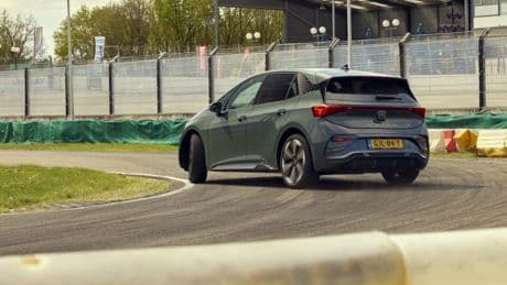 EV Supertest 2025: dit is de enige achterwielaandrijver van het veld