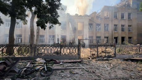 Guerre en Ukraine : un mort et deux blessés dans des attaques russes dans la région de Kherson