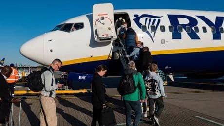 Ryanair passenger shares strange nap hack that leaves viewers divided