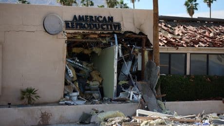 FBI identifiziert Tatverdächtigen nach Bombenexplosion vor Fruchtbarkeitsklinik