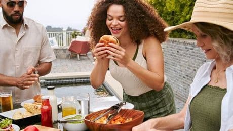 Brits enjoy midweek BBQs thanks to sizzling weather with healthier food on menu