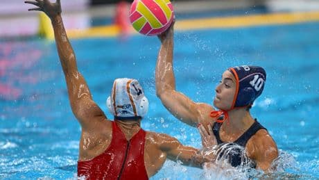 Waterpolosters missen halve finales op WK, Spanje neemt strafworpen beter