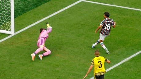 El Fluminense no aprovecha la desidia del Dortmund