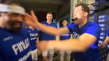 Aua, was soll das denn? - Backpfeifen-Ritual bei Basketball-EM