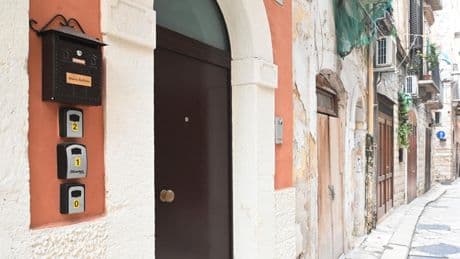 Fabri: «Meno sicurezza con il self check-in negli affitti brevi»
