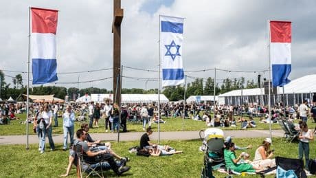 ‘Wie zijn hier nou eigenlijk de kolonisten?’ klinkt het retorisch op een avond bij Christenen voor Israël