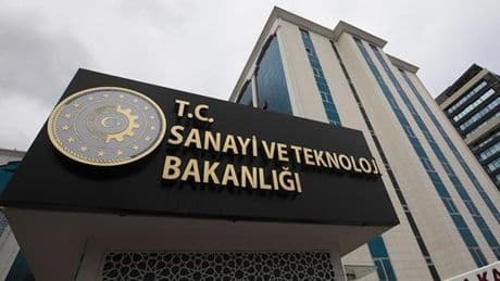 Sanayi ve Teknoloji Bakanlığından YKS'ye giren gençler için tercih rehberi
