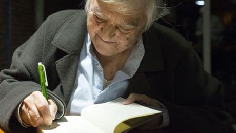 Últimas palabras al borde del siglo: Etel Adnan, el testimonio vital de una mujer ante la inminencia de la muerte