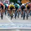 LIVE Giro d’Italia | Grote groep met Pedersen en Van Aert wil sprinters buitenspel zetten