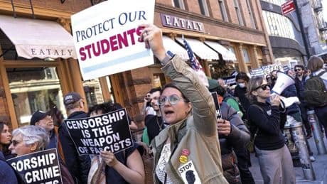 McCarthy y Trump contra la universidad y los intelectuales