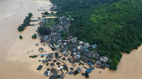 En Chine, les inondations poussent plus de 80 000 personnes à l’évacuation