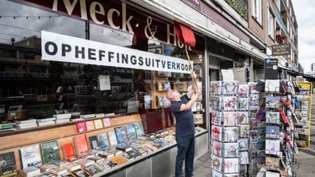 De laatste boekhandel van Amsterdam Nieuw-West verdwijnt: &#8216;Boekhandels hebben geen financiële toekomst meer&#8217;