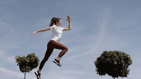 Come ritornare ad allenarsi dopo la pausa estiva secondo la fitness trainer