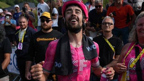 El incontrolable Ben Healy trastorna el Tour de Francia y se viste de amarillo
