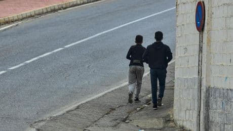 Ceuta pide “auxilio” al Gobierno tras la entrada de más de 50 menores migrantes en una noche