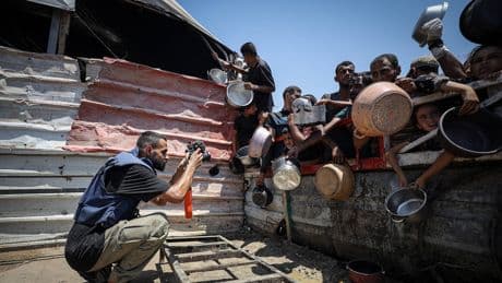 "Fuck Israel": Dieser israelfeindliche Fotograf prägt unser Bild vom Hunger in Gaza