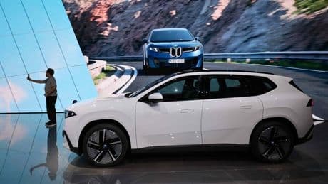 IAA: Deutschlands Autoindustrie startet Elektrooffensive – aber warnt vor dem Verbrenner-Aus