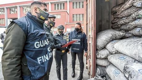 Traffico internazionale di cocaina, coinvolto anche il porto di Genova. Nove arresti in Calabria legati all’'ndrangheta